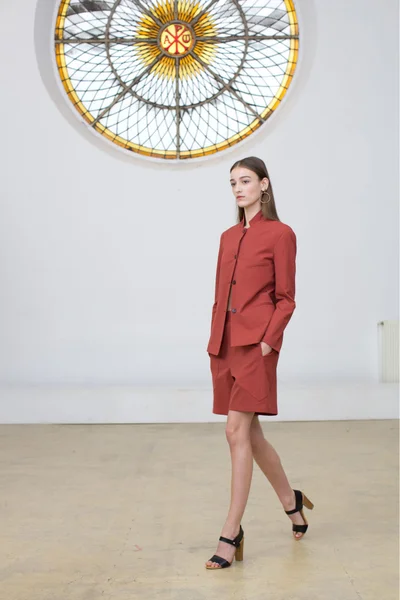 Look 8